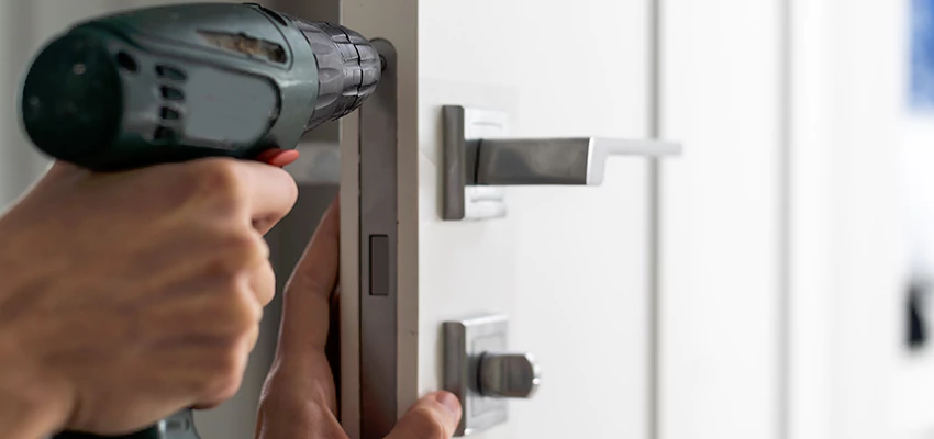 Locksmith For Lock Replacement Near Me in Parkway, CA