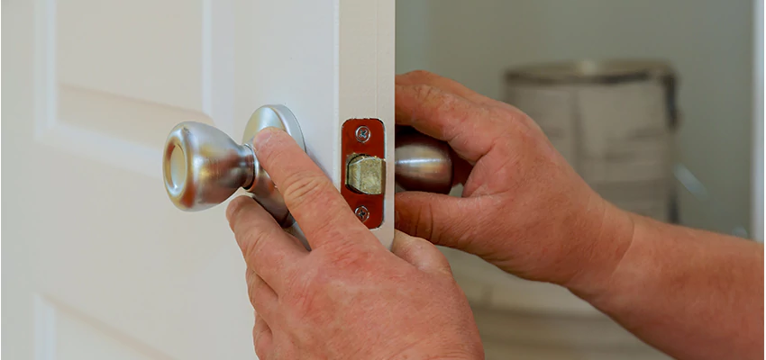AAA Locksmiths For lock Replacement in Parkway, California
